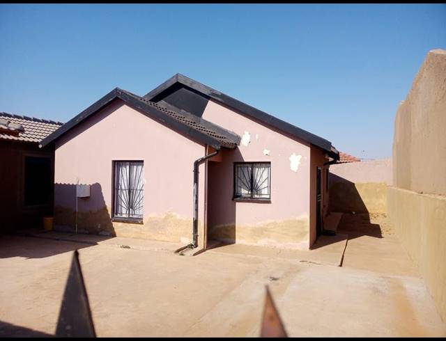 3 BEDROOM HOUSE FOR SALE IN PROTEA GLEN